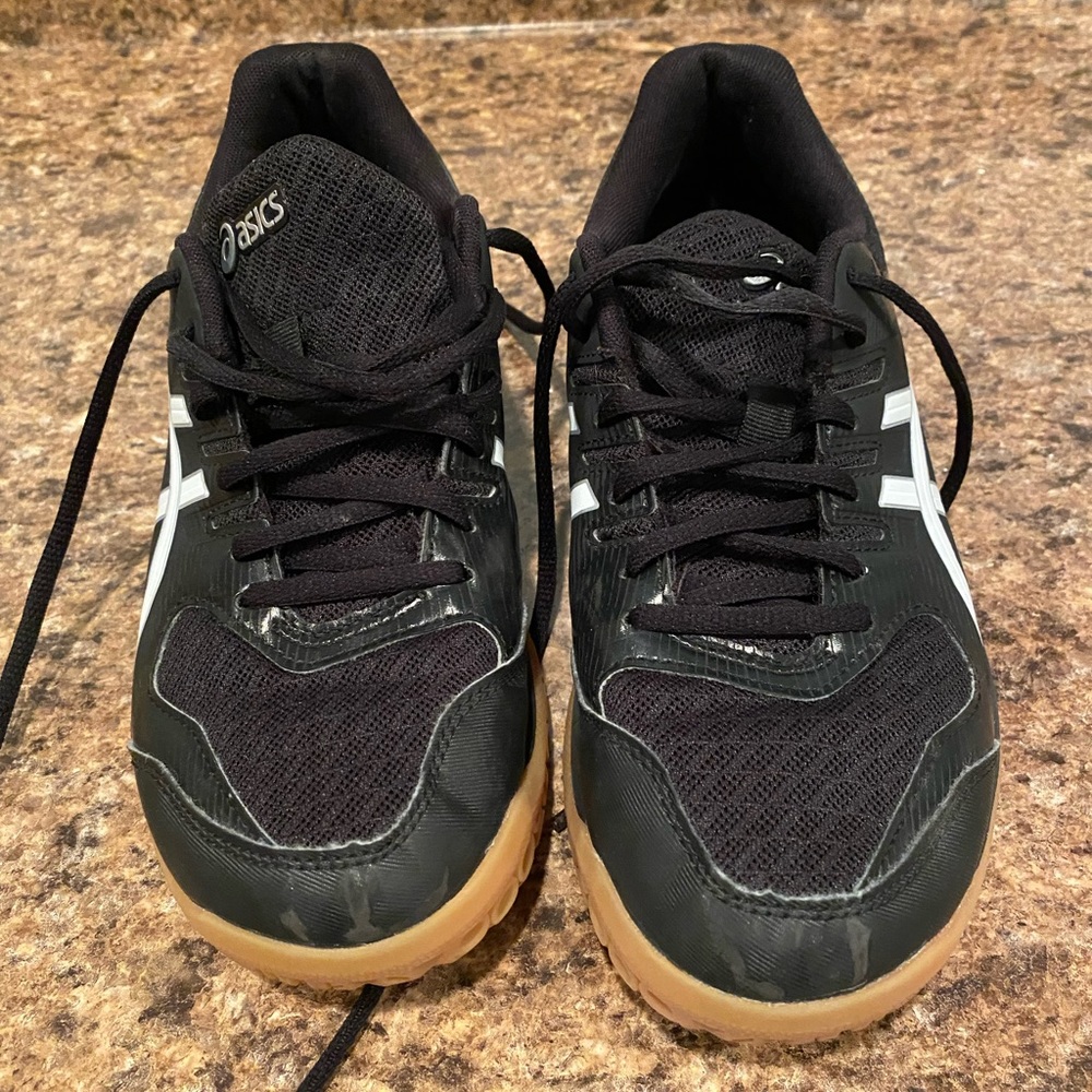 ASICS Volleyball Court Shoe size 7.5